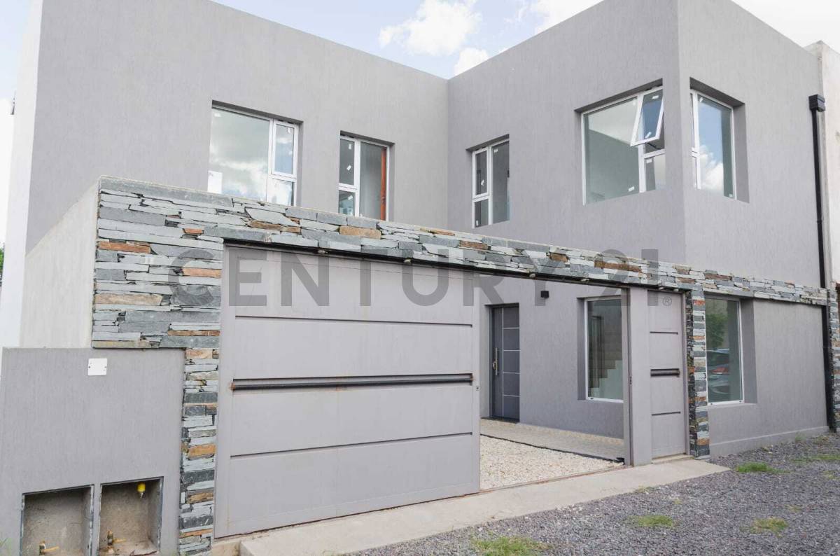 Casa de 3 dormitorios en San Carlos, foto 2