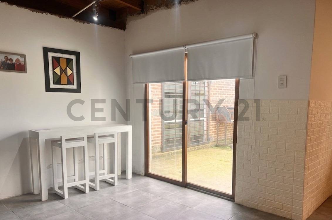 Casa de 4 dormitorios en Melchor Romero, foto 2