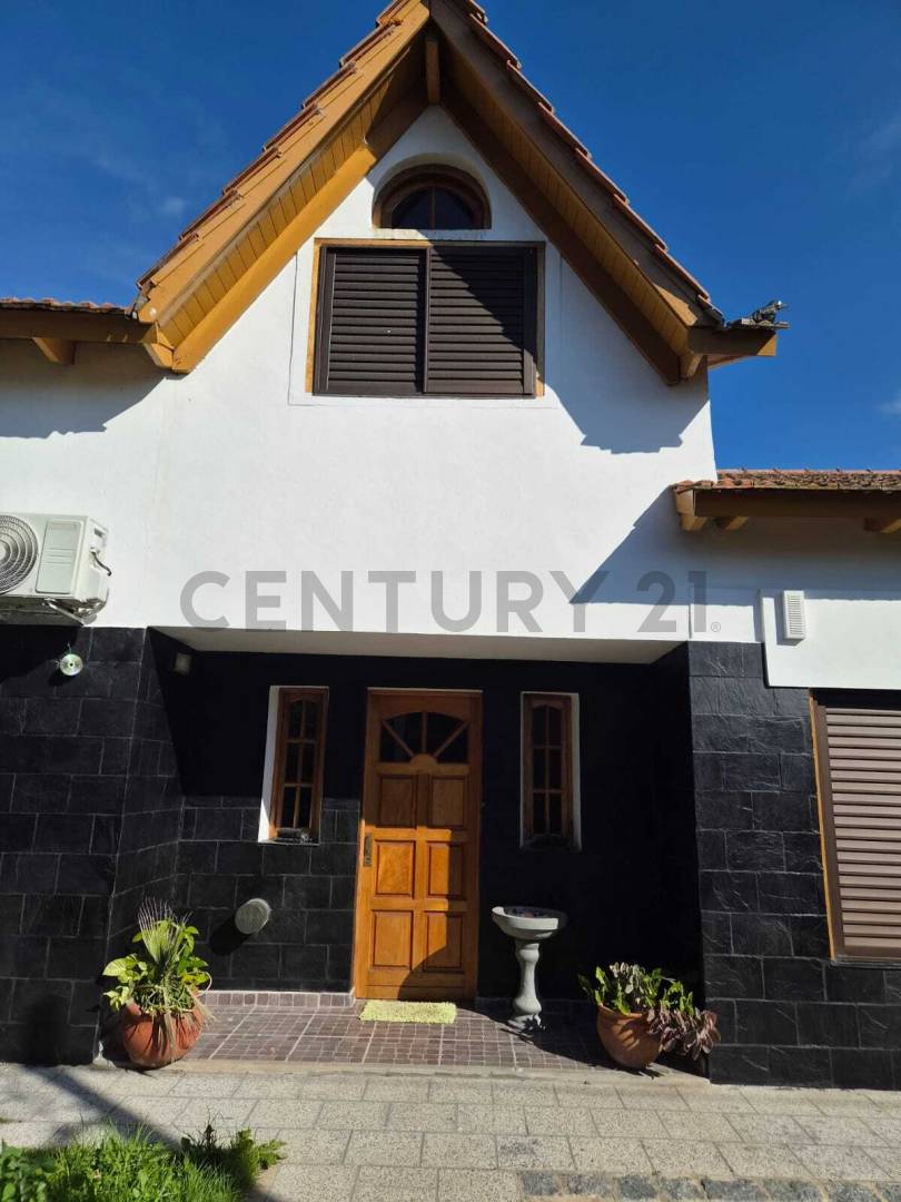 Casa de 4 dormitorios en La Plata, foto 3