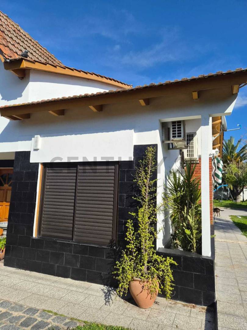Casa de 4 dormitorios en La Plata, foto 5