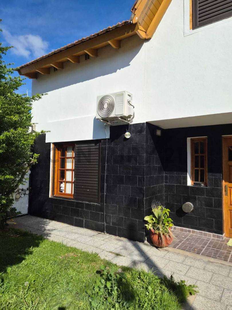 Casa de 4 dormitorios en La Plata, foto 4