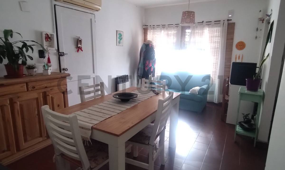 Departamento de 2 dormitorios en Villa Elvira, foto 2