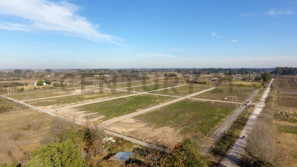 Lote de 320 m² en Los Hornos, foto 2