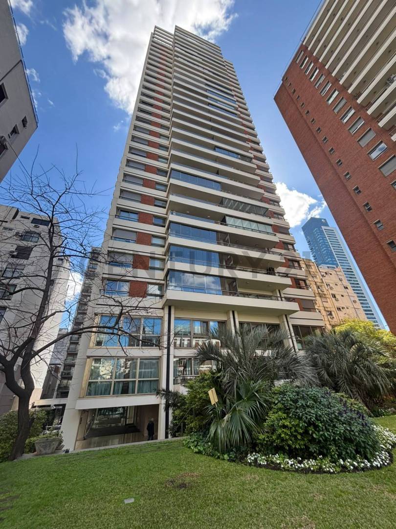 Exclusivo departamento 5 ambientes de alta categoría en Palermo Chico
