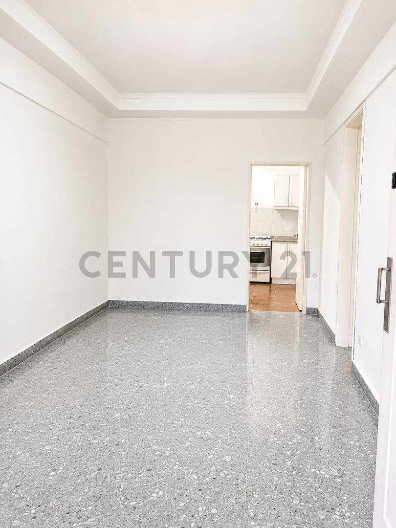 Venta Departamento en Saavedra con Entrada Independiente -Patio- Apto Credito