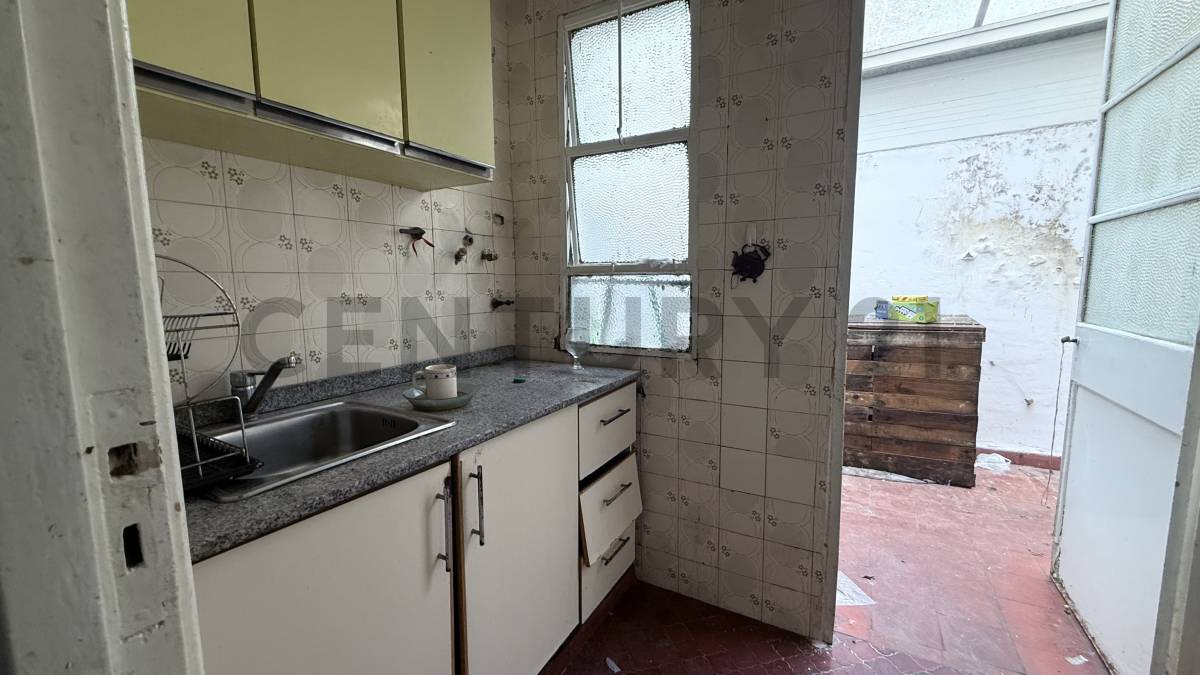 Venta PH 3 Ambientes en Planta Baja con Dos Patios a Refaccionar en Villa Urquiza