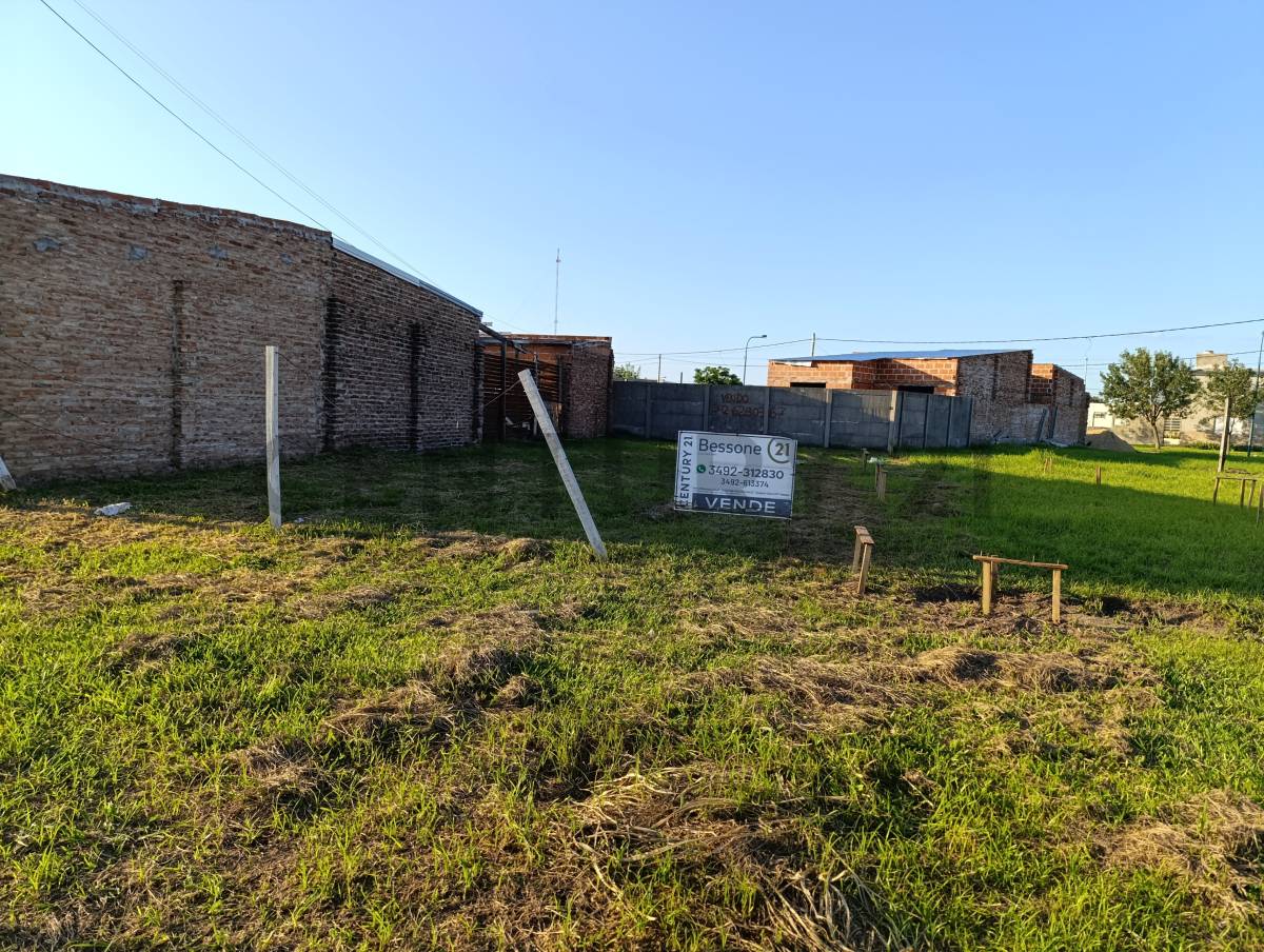Terreno de 198 m² en barrio 42