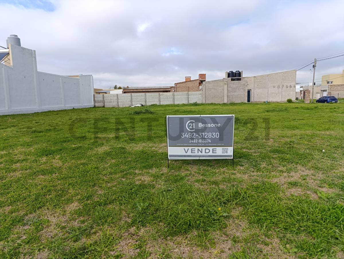 Terreno de 300 m² en Los Arces