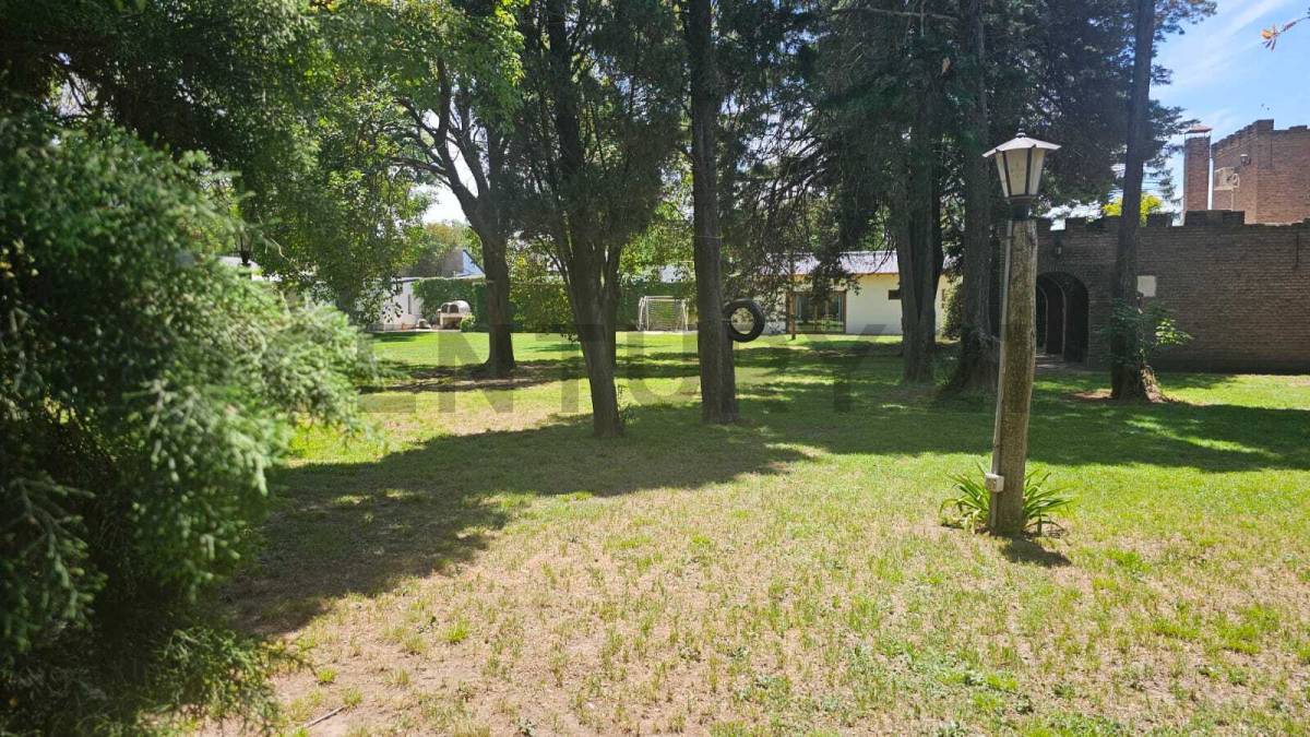 Terreno de 845 m² en Villa Los Álamos