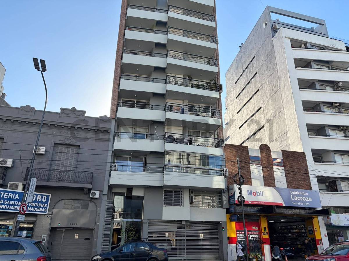 Monoambiente en Venta Muy Luminoso con Balcón y Ventilación Cruzada – Apto Profesional