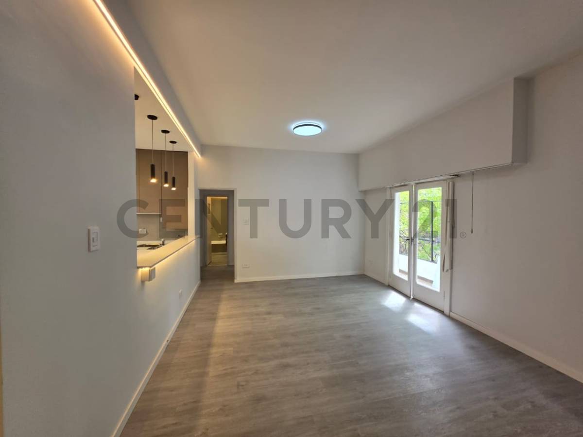 Venta Departamento Reciclado a Nuevo de 3 Ambientes al Frente — Moldes 2450, Belgrano R