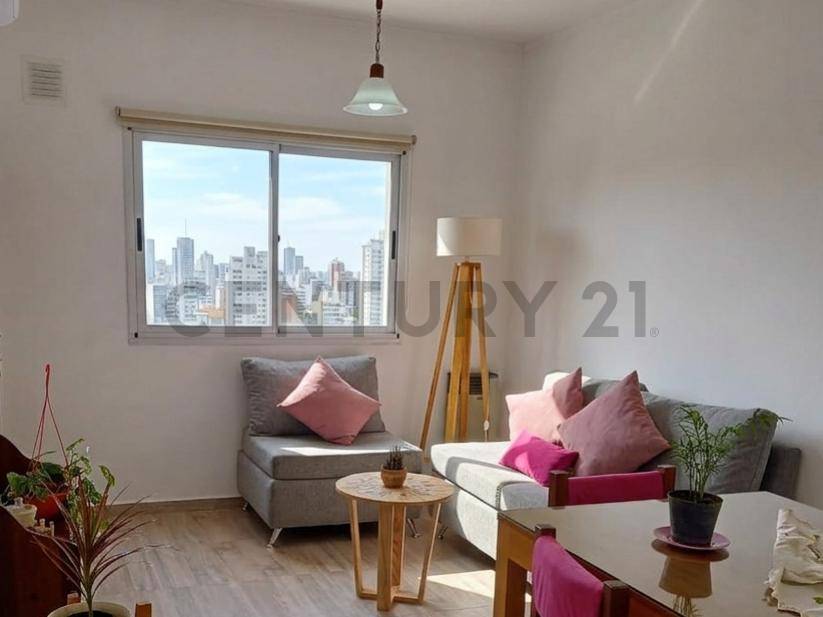 Departamento en venta de 1 dormitorio con cochera La plata, luminoso con balcón