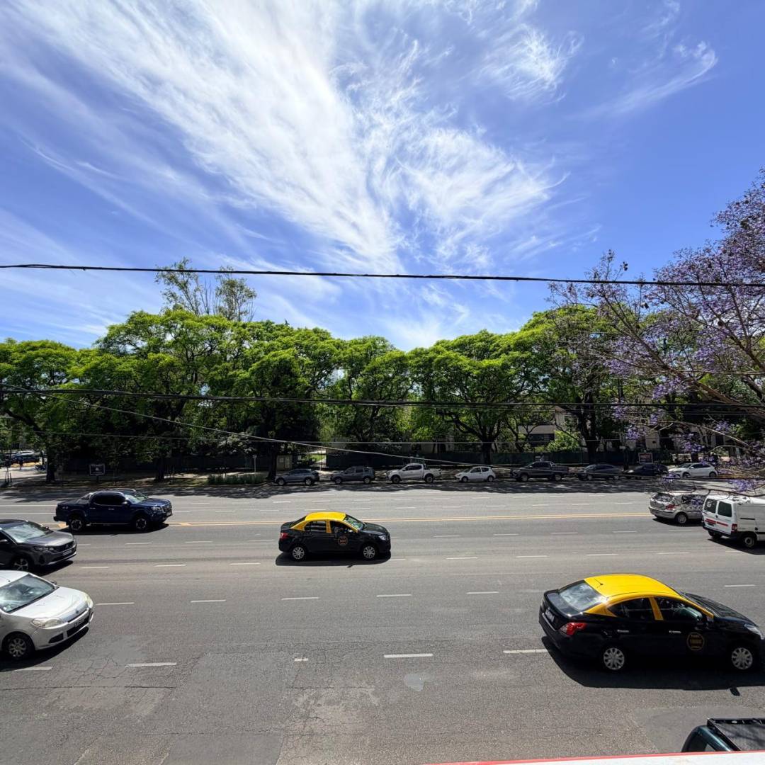 Venta Depto 4 Ambientes con Cochera a Refaccionar Primer Piso en Belgrano