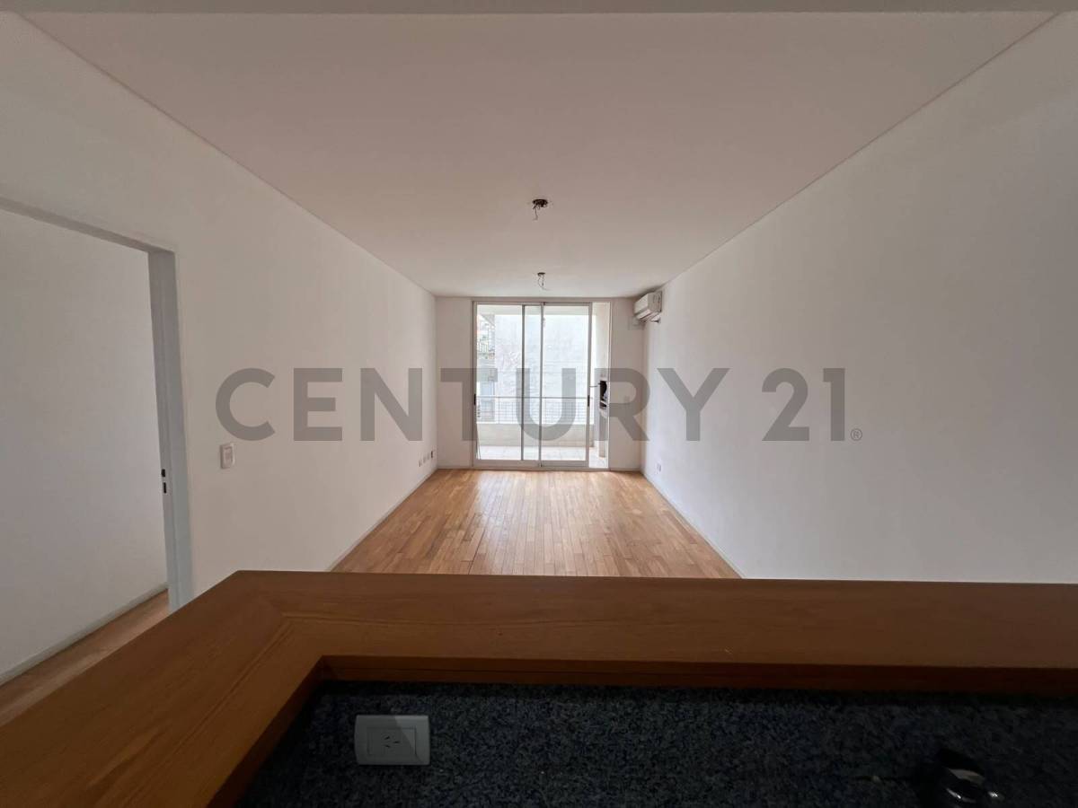 Alquiler Departamento 2 Ambientes con Mucha Luz, Toilette, Balcon con Parrilla Propia