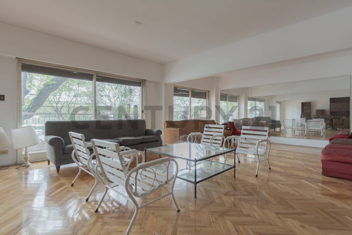 Venta Depto 5 Ambientes con Patio, Parrila y Balcon. Las Cañitas