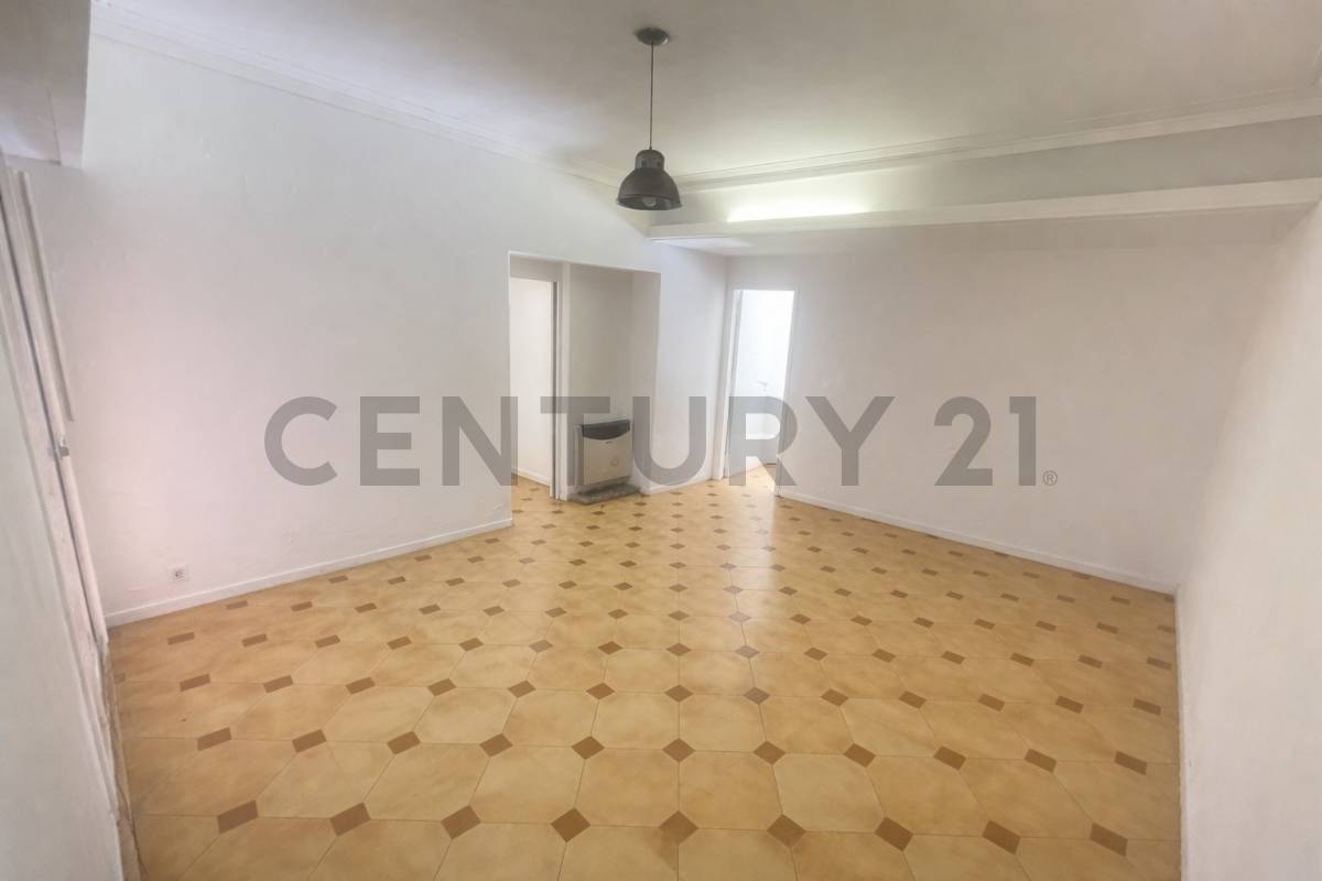 Departamento en Venta 3 ambientes con 2 patios y parrilla, Saavedra.