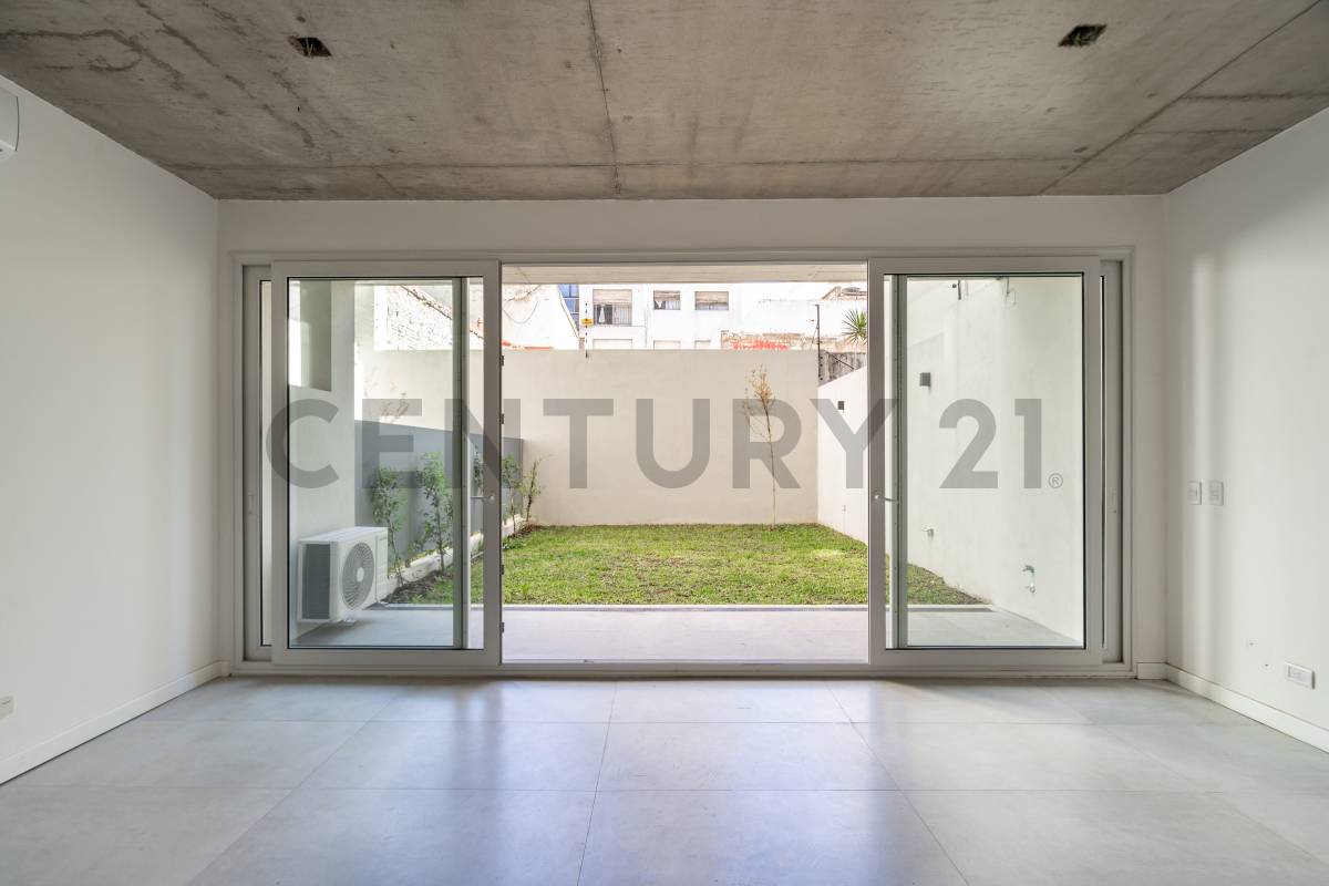 Venta Nuñez Departamento Divisible PB con Jardin 90 m2. Baulera y Amenities.
