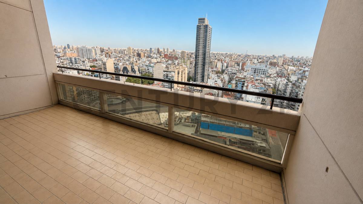 Venta 3 Ambientes con Dependencia, Cochera y Baulera – Piso 19 con Vista Panorámica en Palermo - Eva