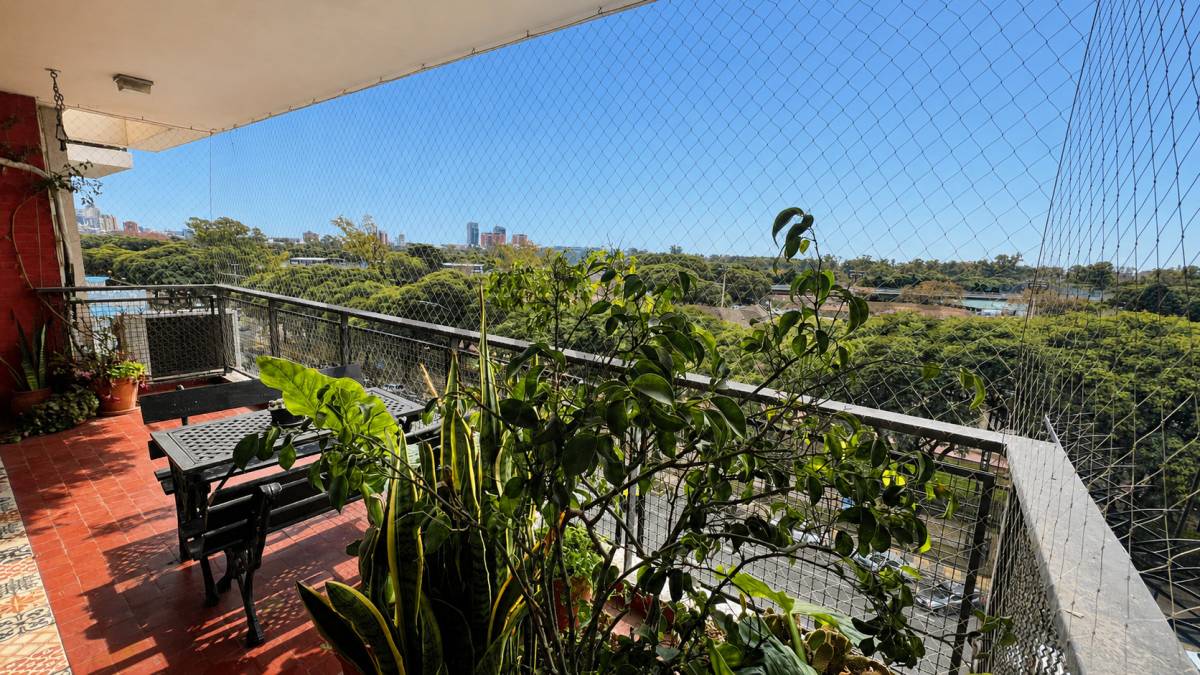 Piso sobre Av. del Libertador con excepcionales vistas - 4 ambientes