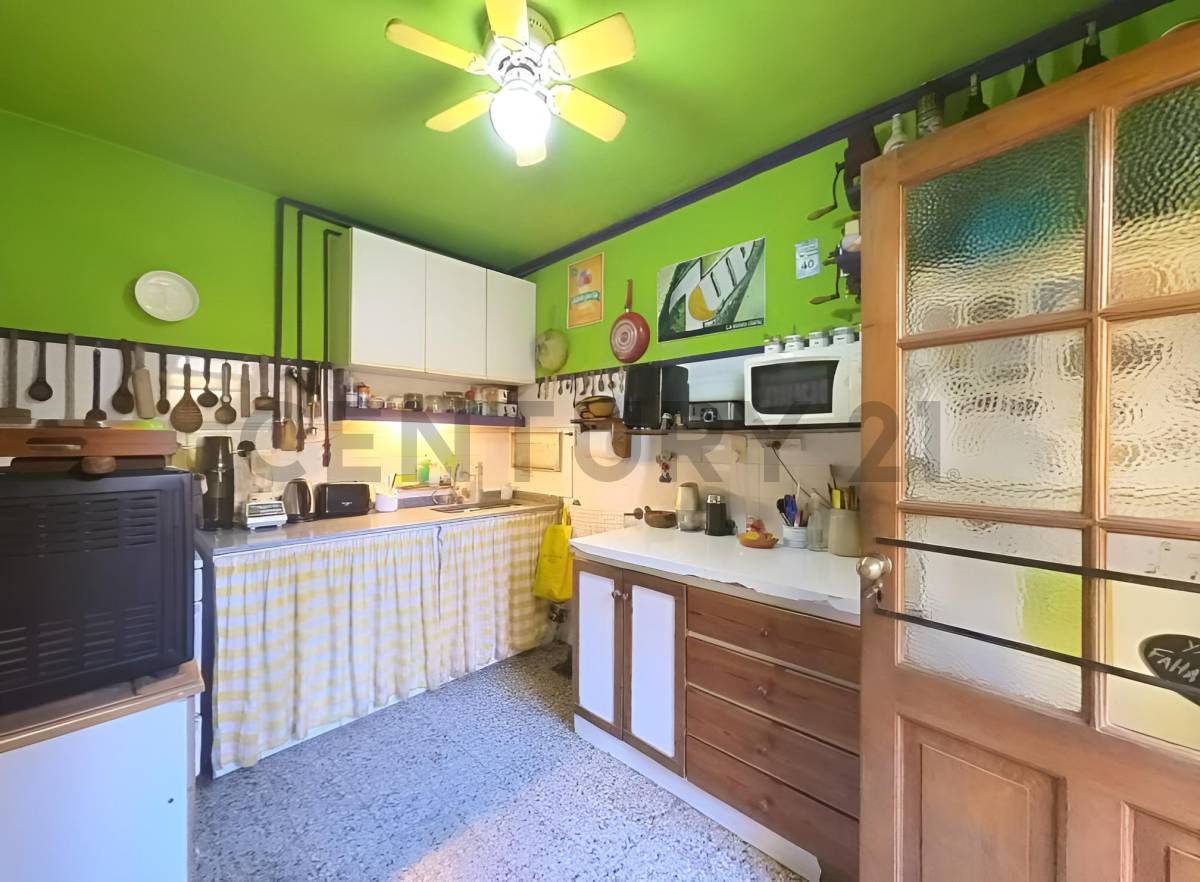Venta PH 4 ambientes en Villa Urquiza – Terraza, 2 patios, sin expensas y excelente circulación