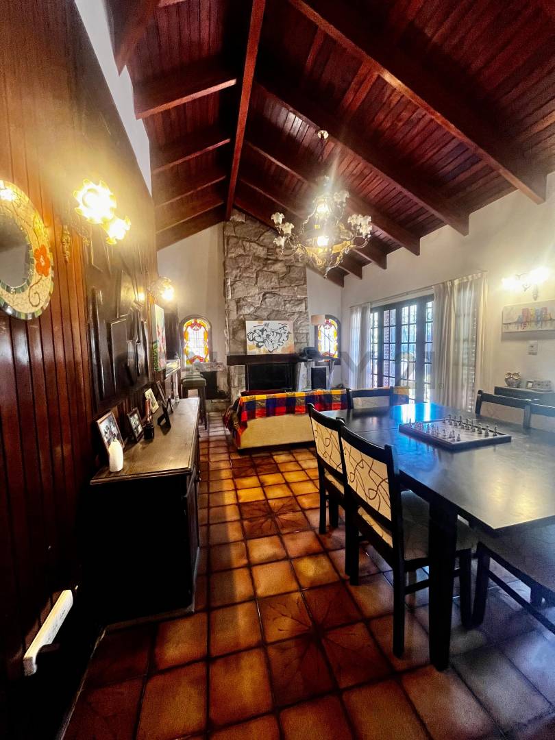 Casa de 5 dormitorios en Granja de Funes, foto 3