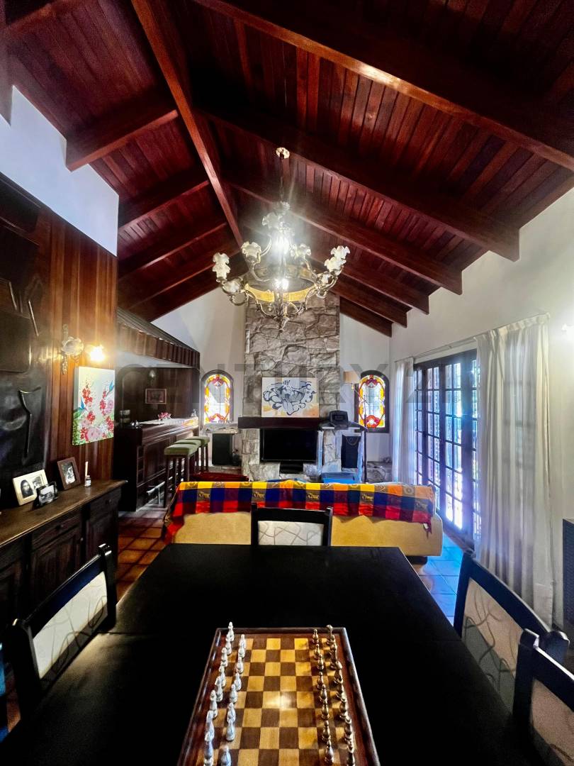 Casa de 5 dormitorios en Granja de Funes, foto 2