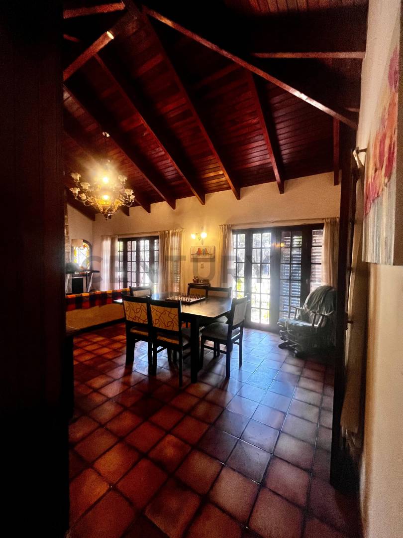 Casa de 5 dormitorios en Granja de Funes, foto 4