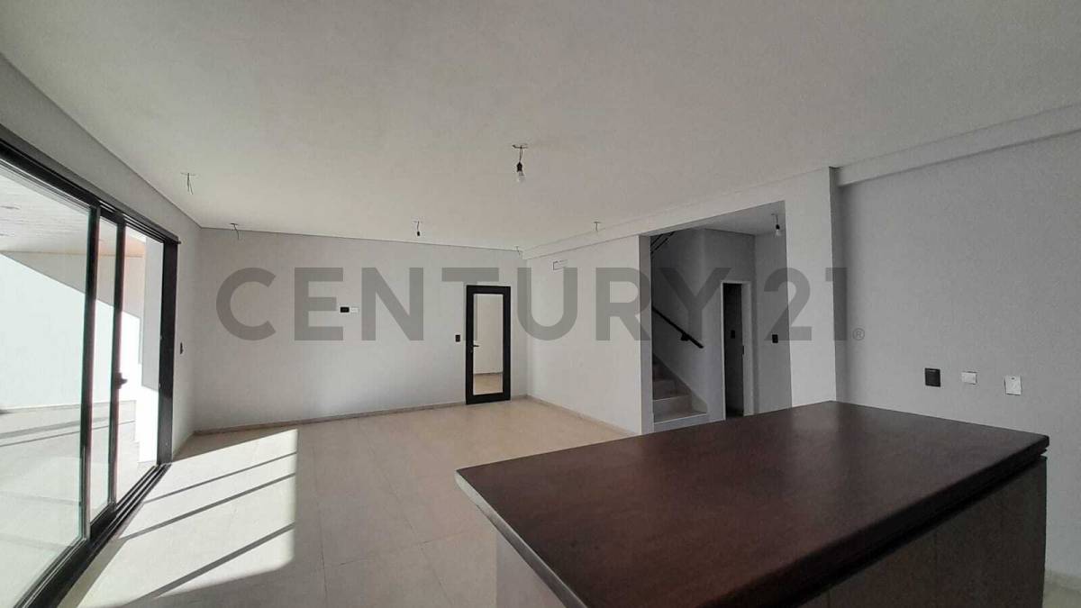 Casa de 3 dormitorios en Rincones de Manantiales, foto 3