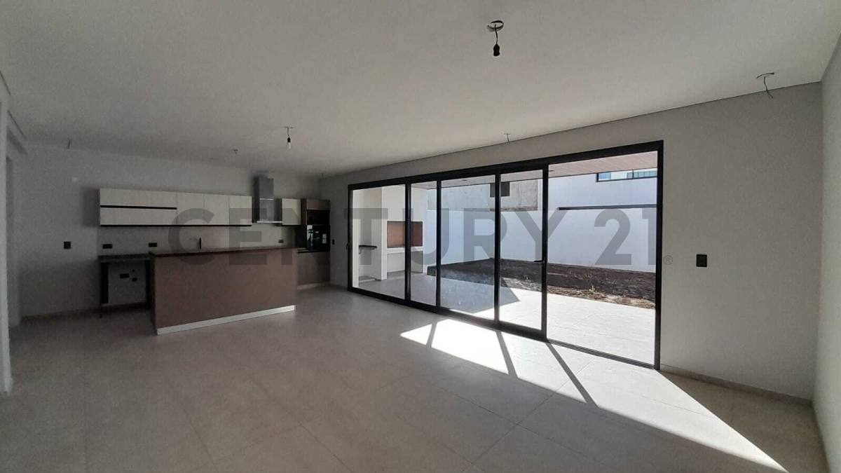 Casa de 3 dormitorios en Rincones de Manantiales, foto 2