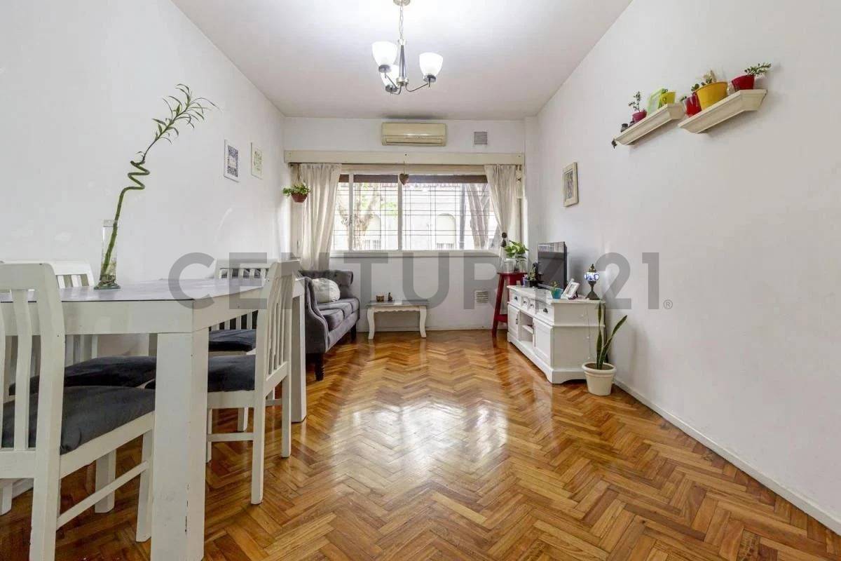 Excelente departamento 3 ambientes con patio, en Belgrano R.