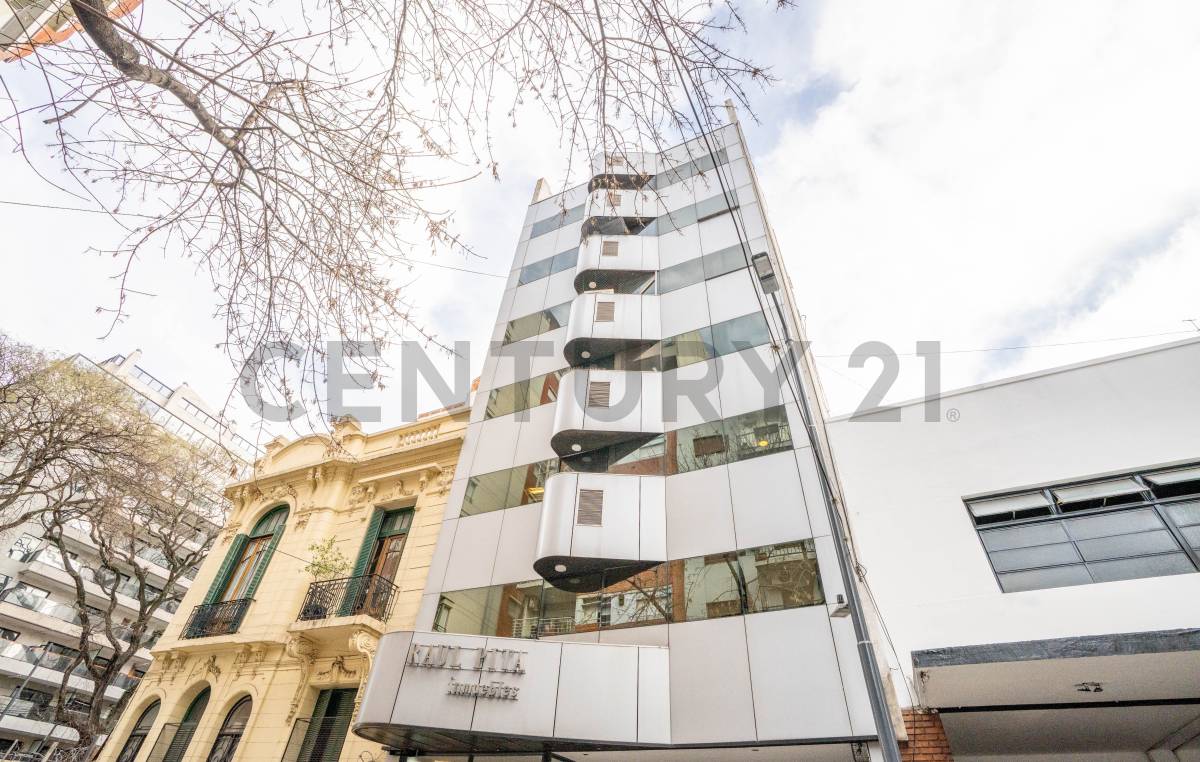 Venta departamento 3 ambientes semipiso luminoso a metros de Av Cabildo en Belgrano