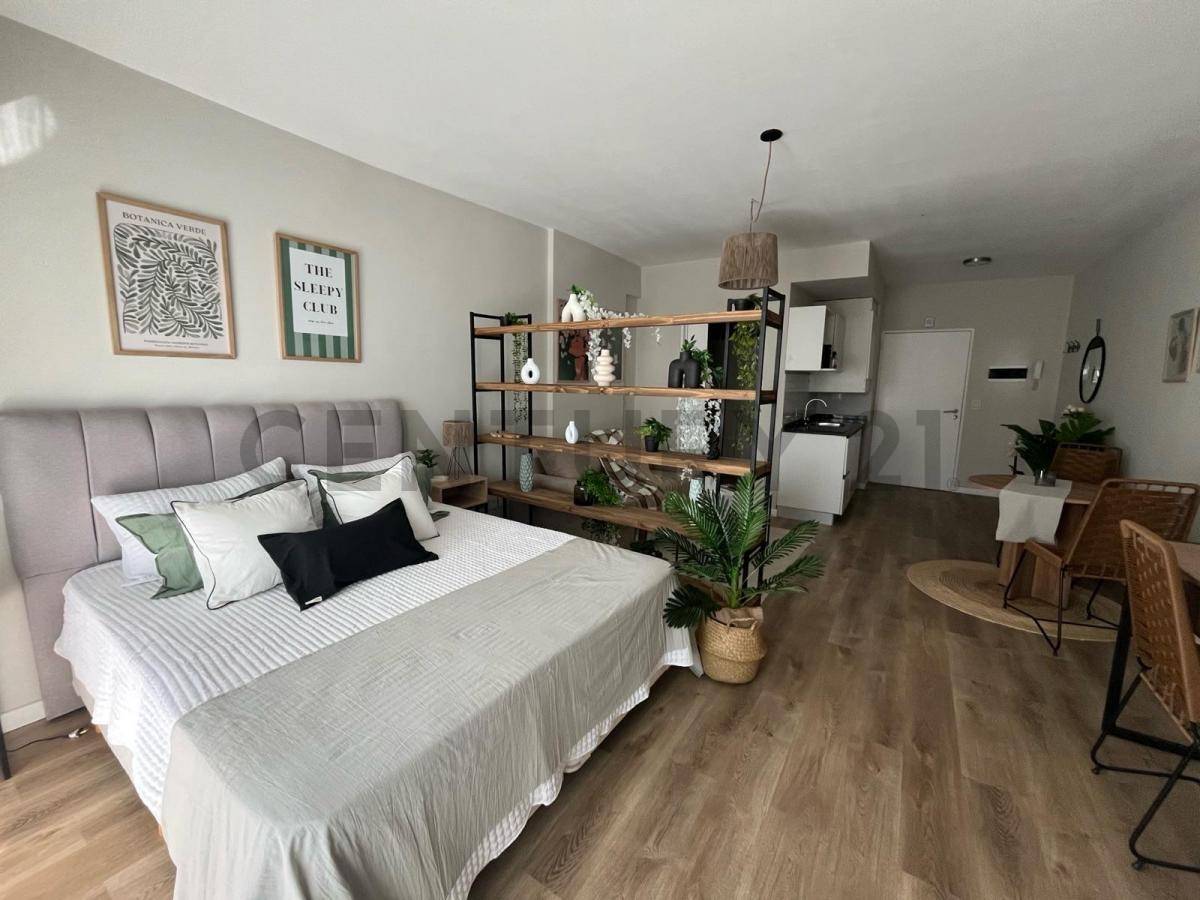 Venta Monoambiente Piso 5 Muy Luminoso de 43 Metros Frente AV Libertador