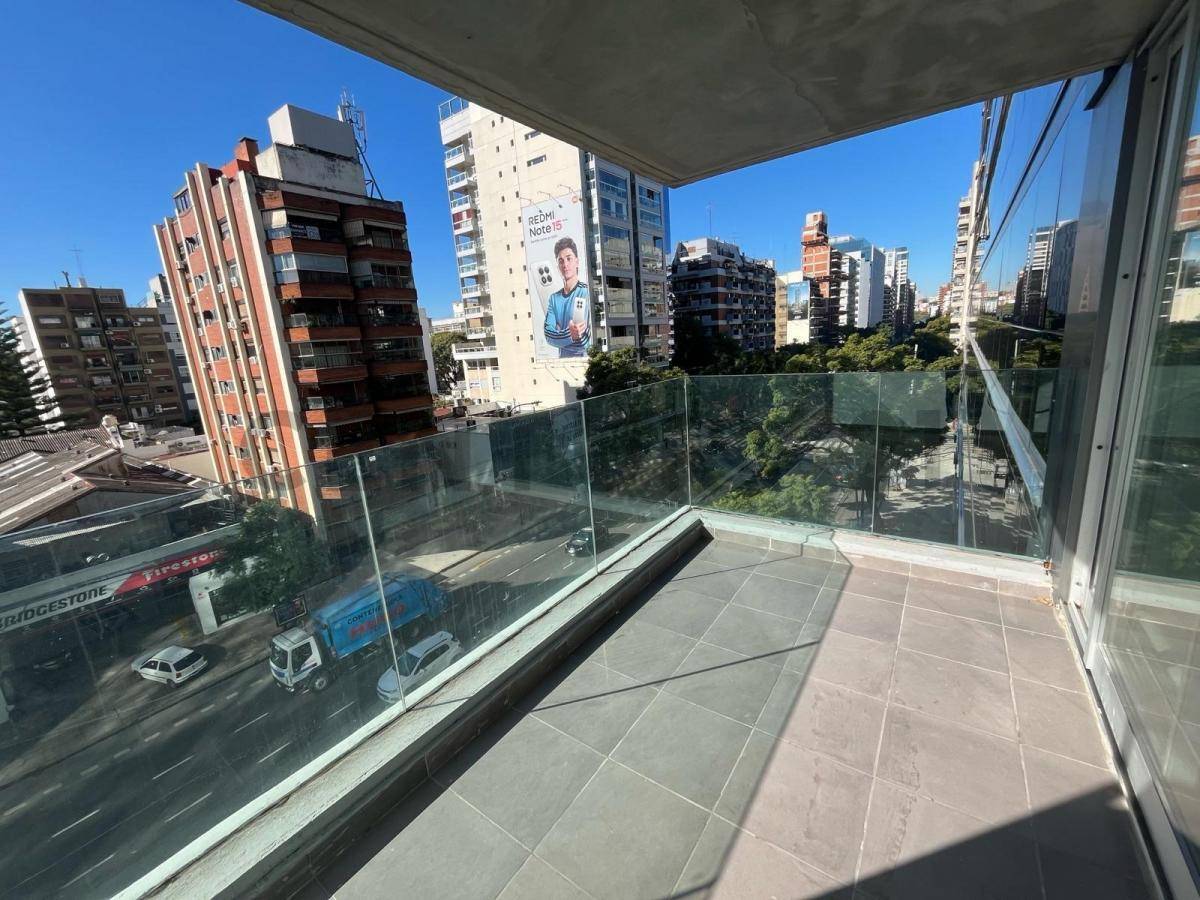 EN Venta Monoambiente con Balcón al Frente, Muy Luminoso, Opcion Cochera, Belgrano.