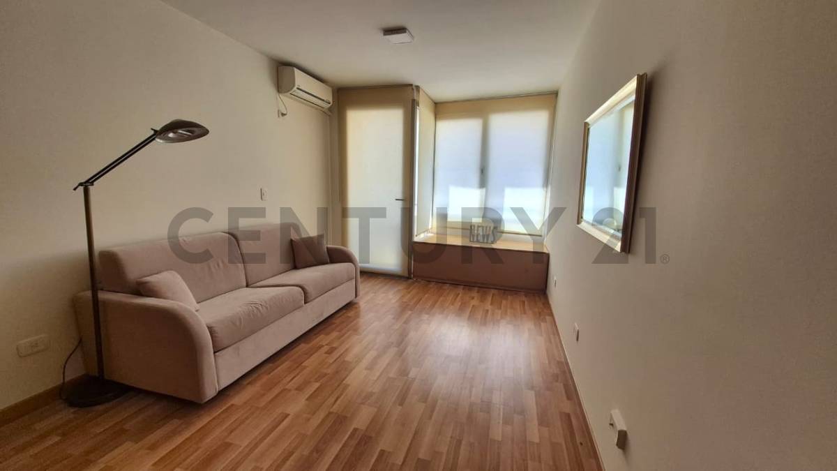 Alquiler de Moderno Monoambiente con Balcón, Muy Luminoso. Apto Profesional.