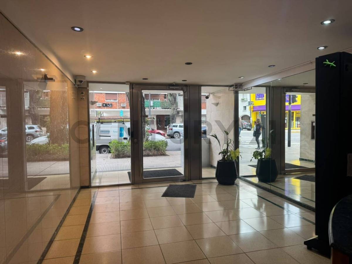 Venta Departamento 3 ambientes con balcón en Colegiales