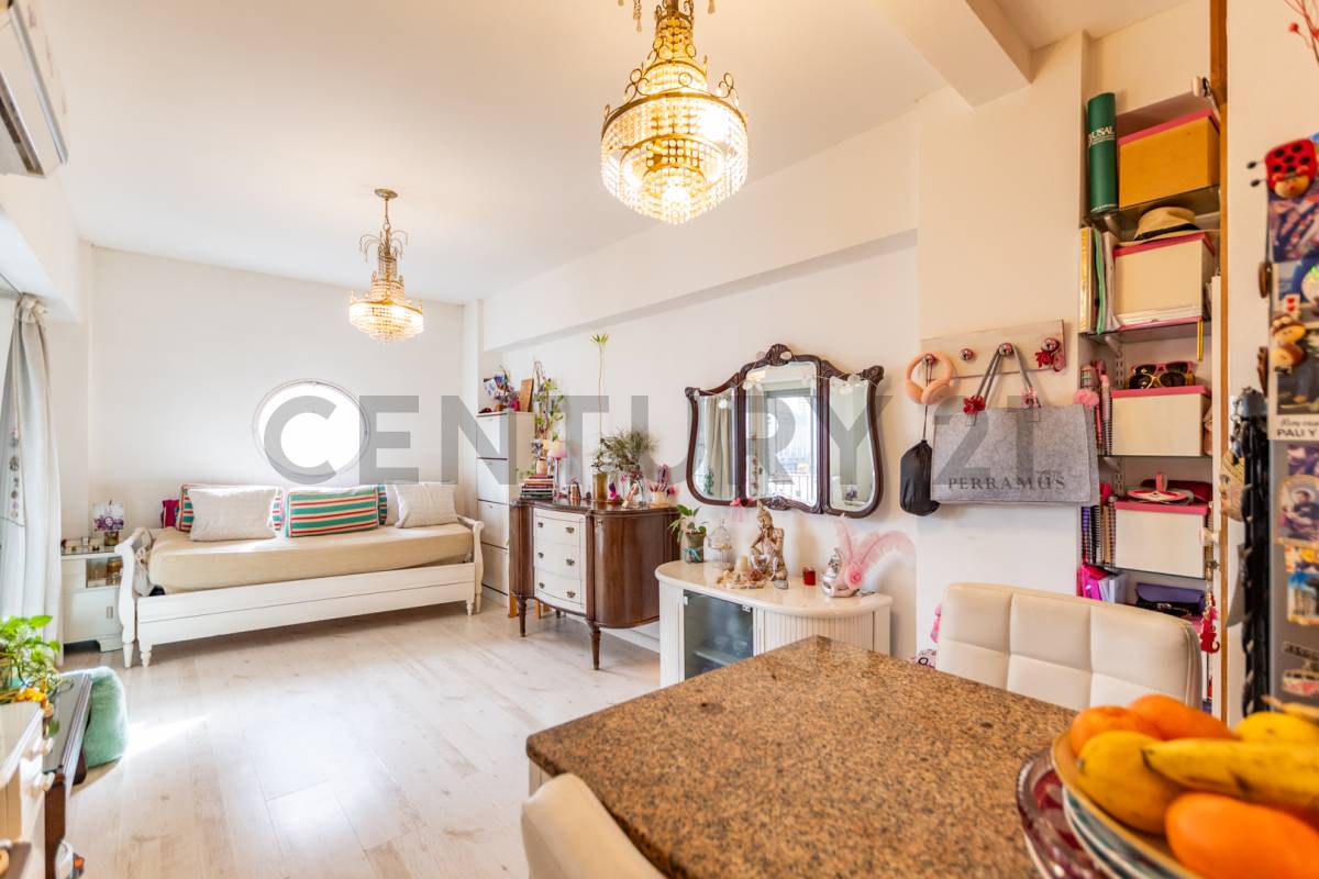 Venta-Permuta Monoambiente con balcón - 2 cocheras - Palermo