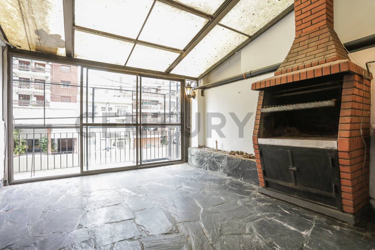 Venta-Permuta 4 Ambientes al Frente Sobre AV. del Libertador – Balcón, Parrilla y Cochera