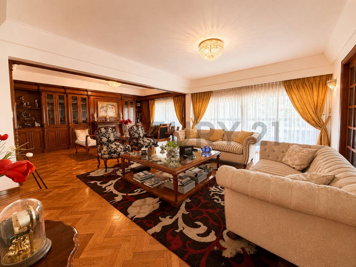 Venta Departamento 5 Ambientes con Dependencia, Master Suite y 2 Cocheras en Las Cañitas