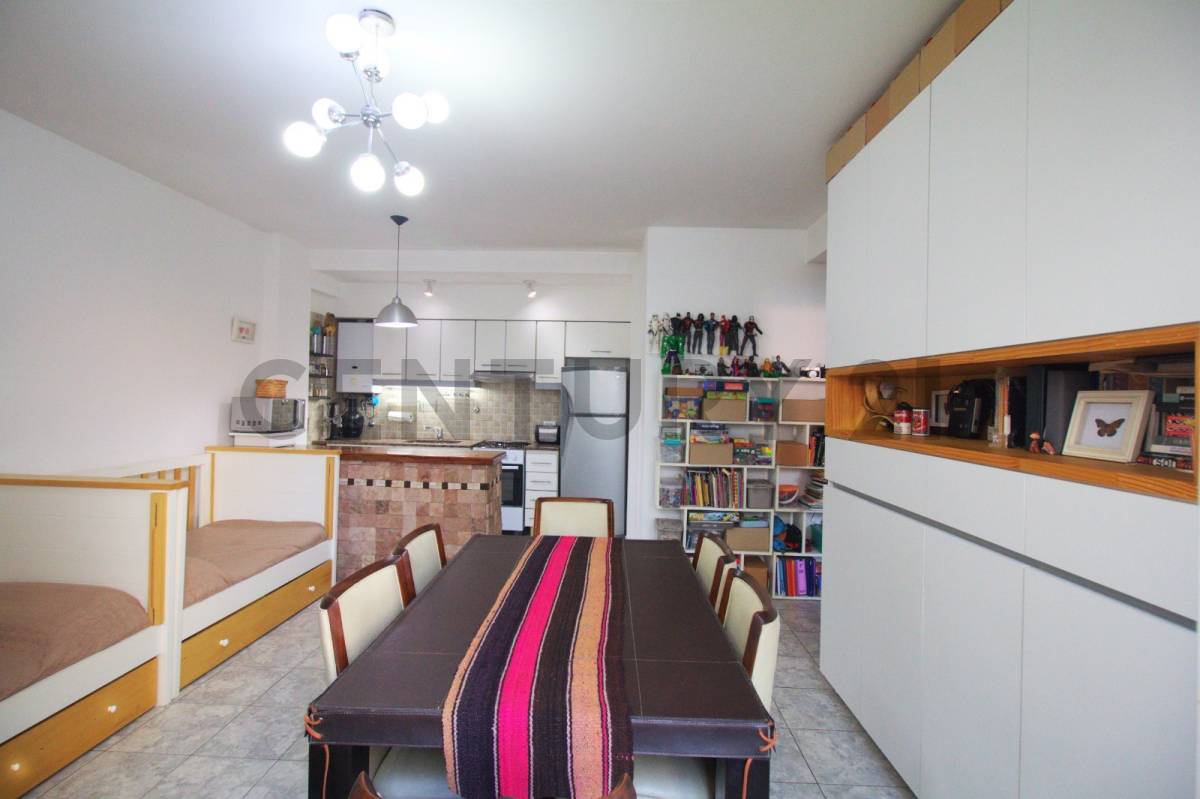 Venta PH 2 Ambientes en Villa Urquiza con Balcon al Lateral
