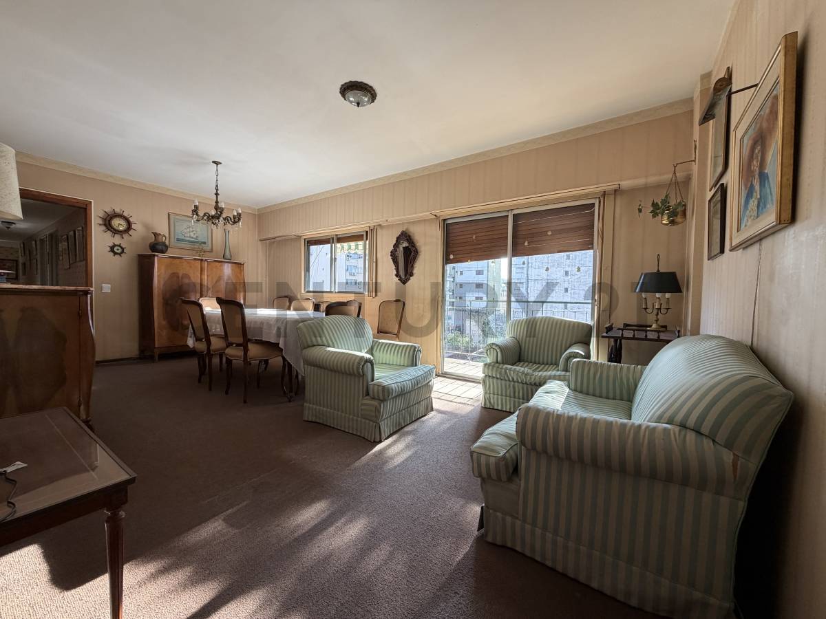 Venta Departamento 4 Ambientes con Dependencia, Cochera y Baulera Belgrano