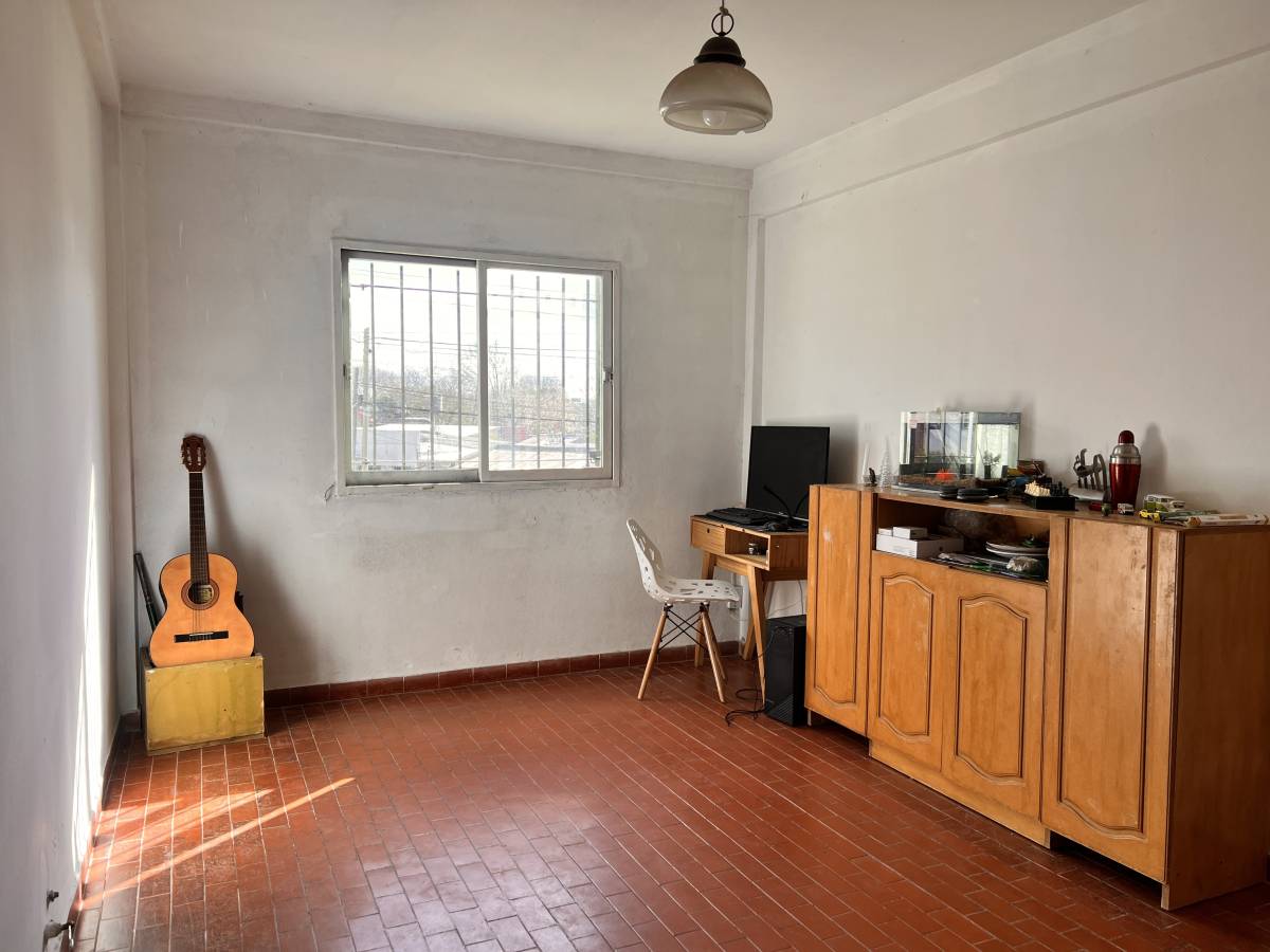 Departamento de 2 dormitorios en Los Hornos, foto 3