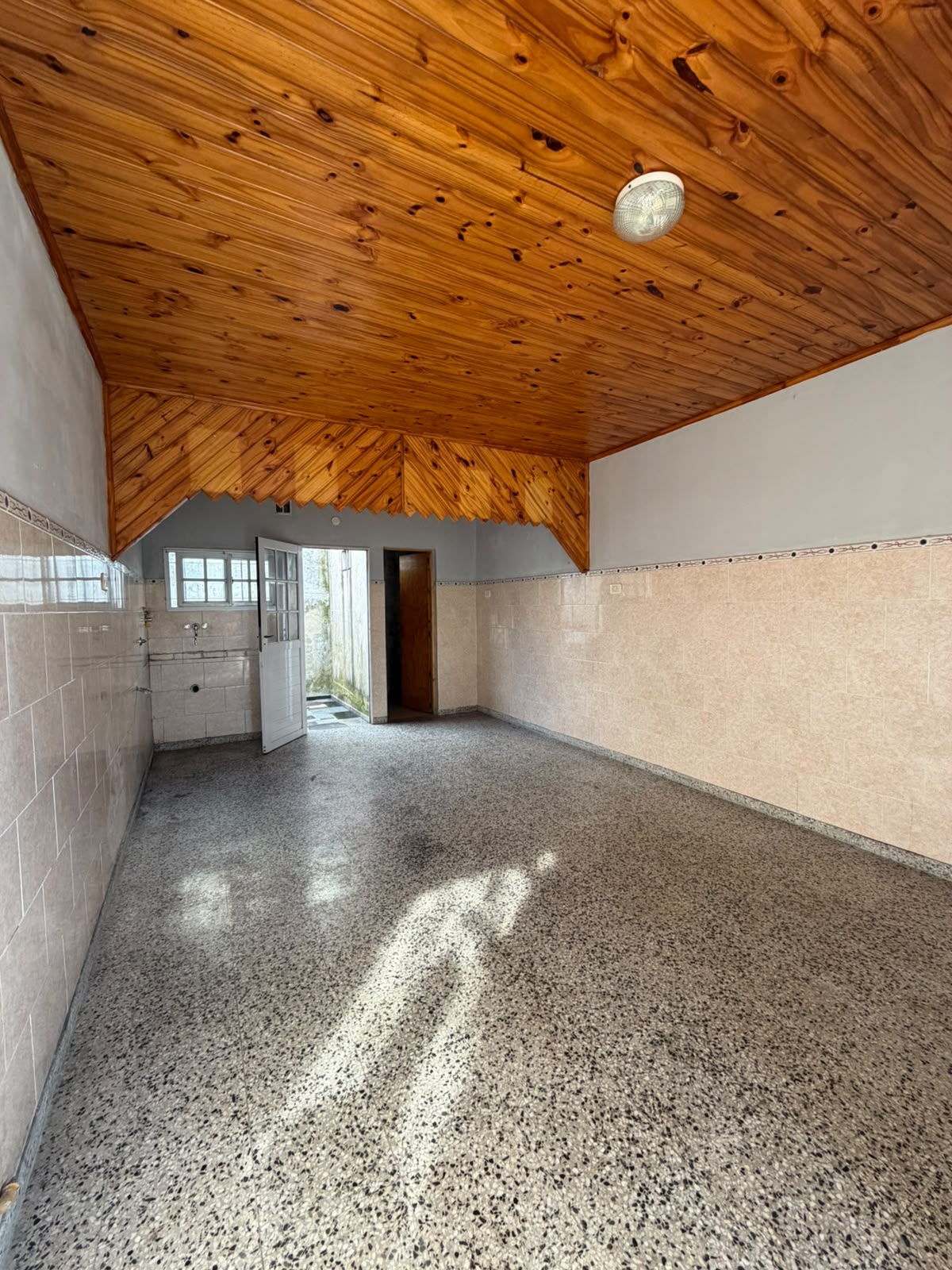 Casa de 5 dormitorios en Berisso, foto 2