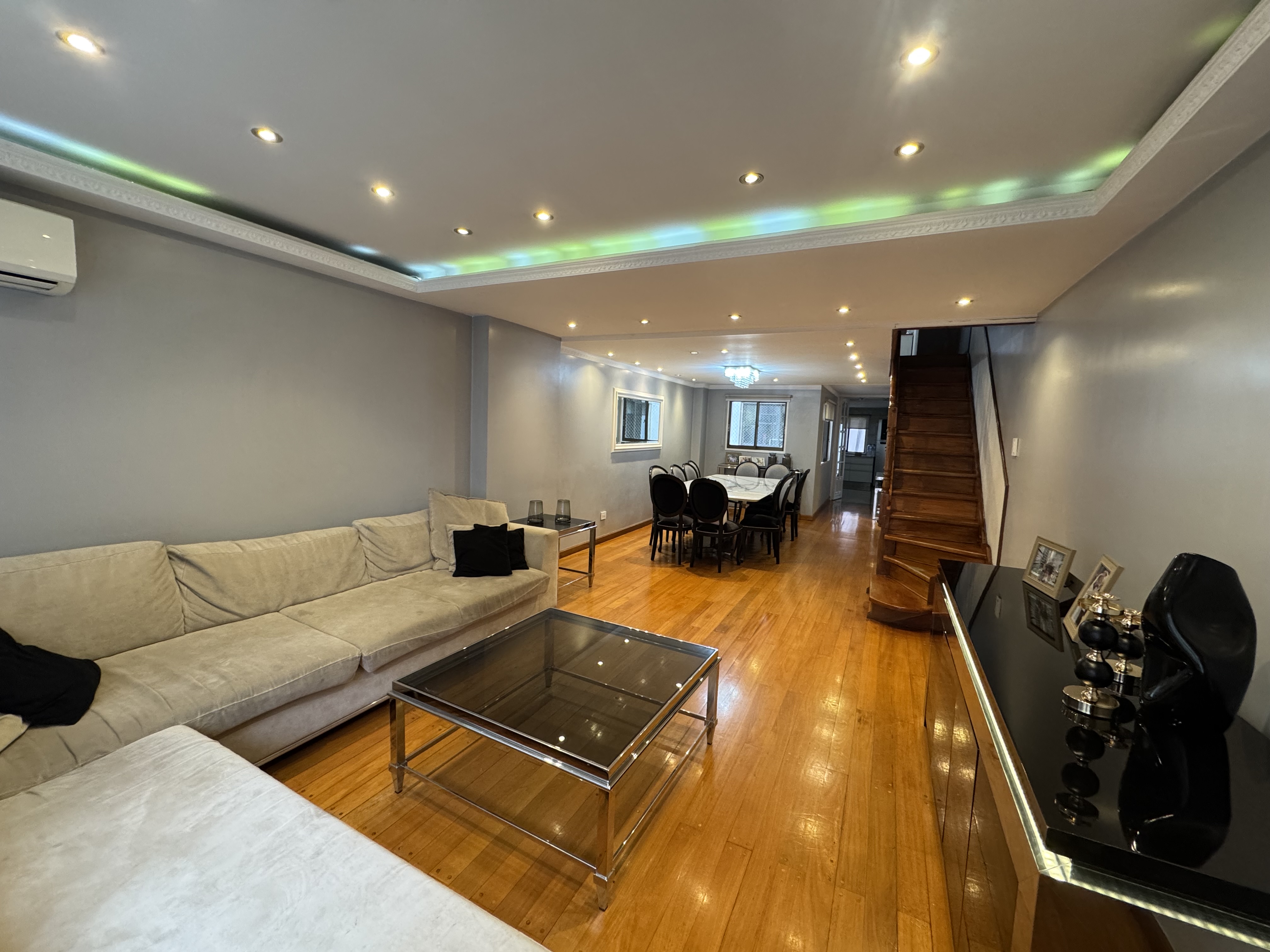 Acepta Permuta Venta Duplex 4 Ambientes con Dependencia en Palermo Chico con Cochera y Baulera
