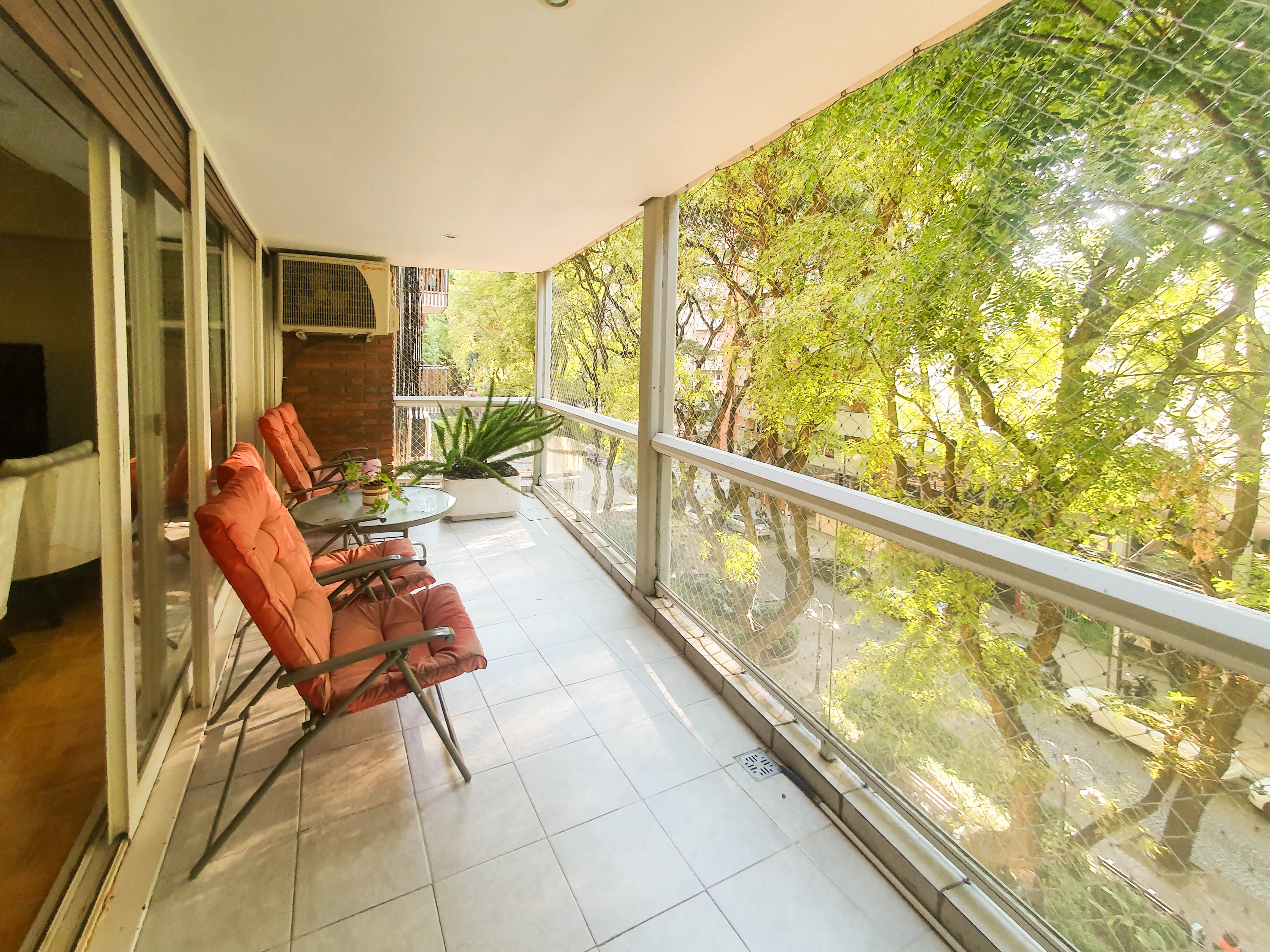 Venta 3 Ambientes, Dependencia y Cochera "Boulevard Olleros"